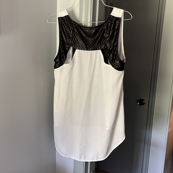 SANS SOUCI Large Sleeveless White Black Top Polyester Dressy Office Casual - Picture 6 of 9